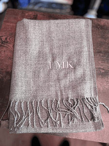 dovana, siuvinejimas, ranksluostis, dovanos ideja, siuvinejimas kaune